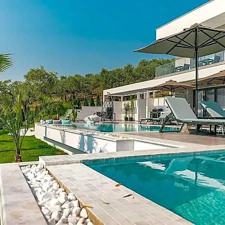 Nooa 4* لايميناس
